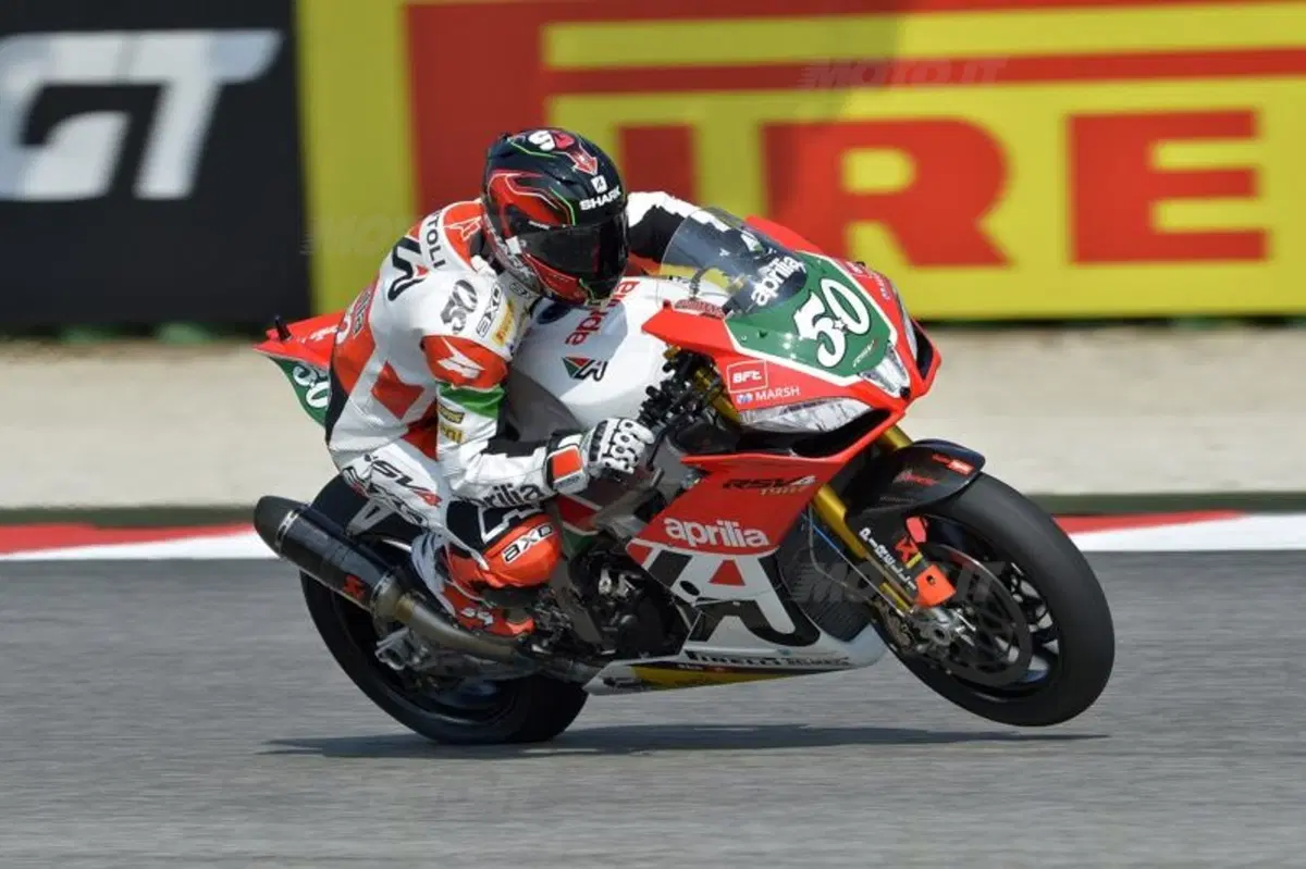 Aprilia, a Misano le RSV4 in livrea celebrativa (6)