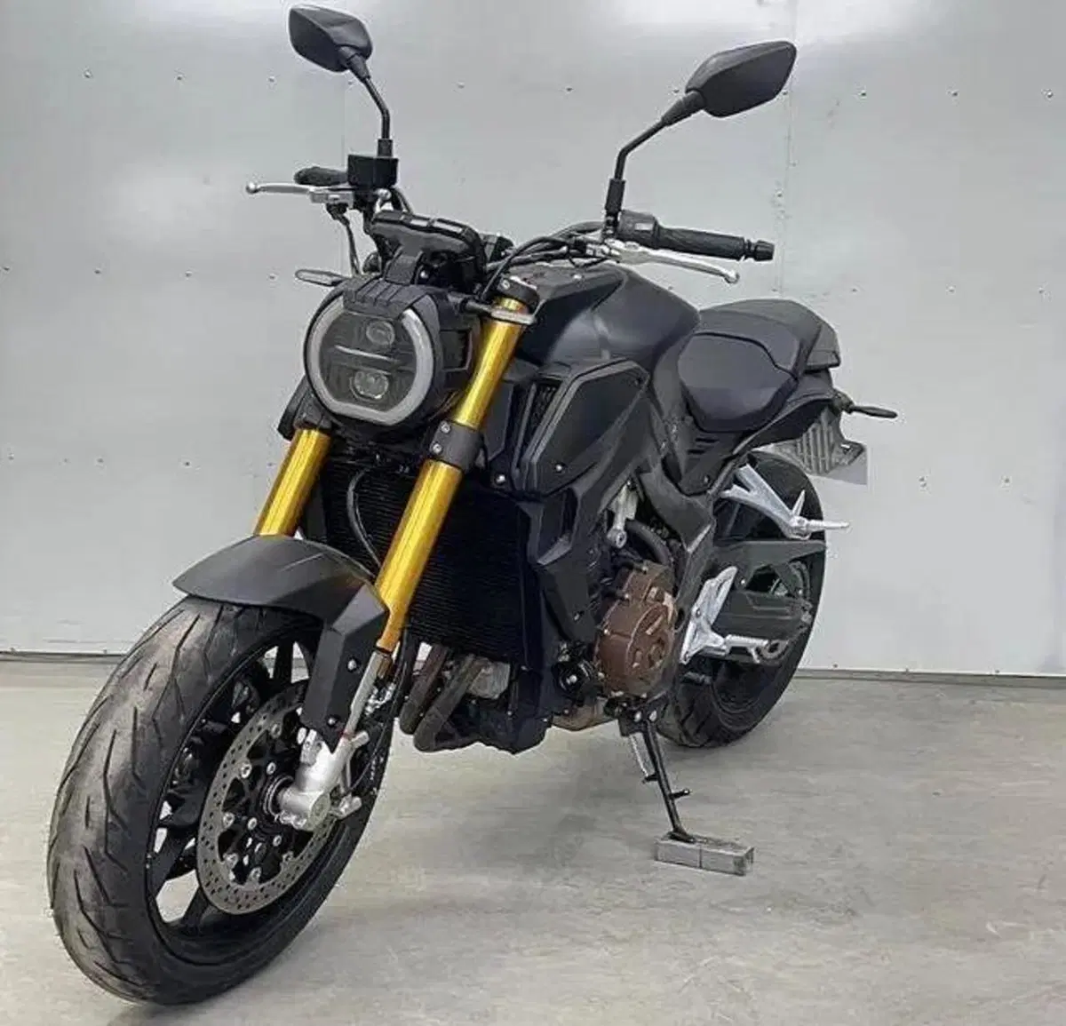 Cina. In arrivo due moto 800 cc quattro cilindri a 5.000 € (3)