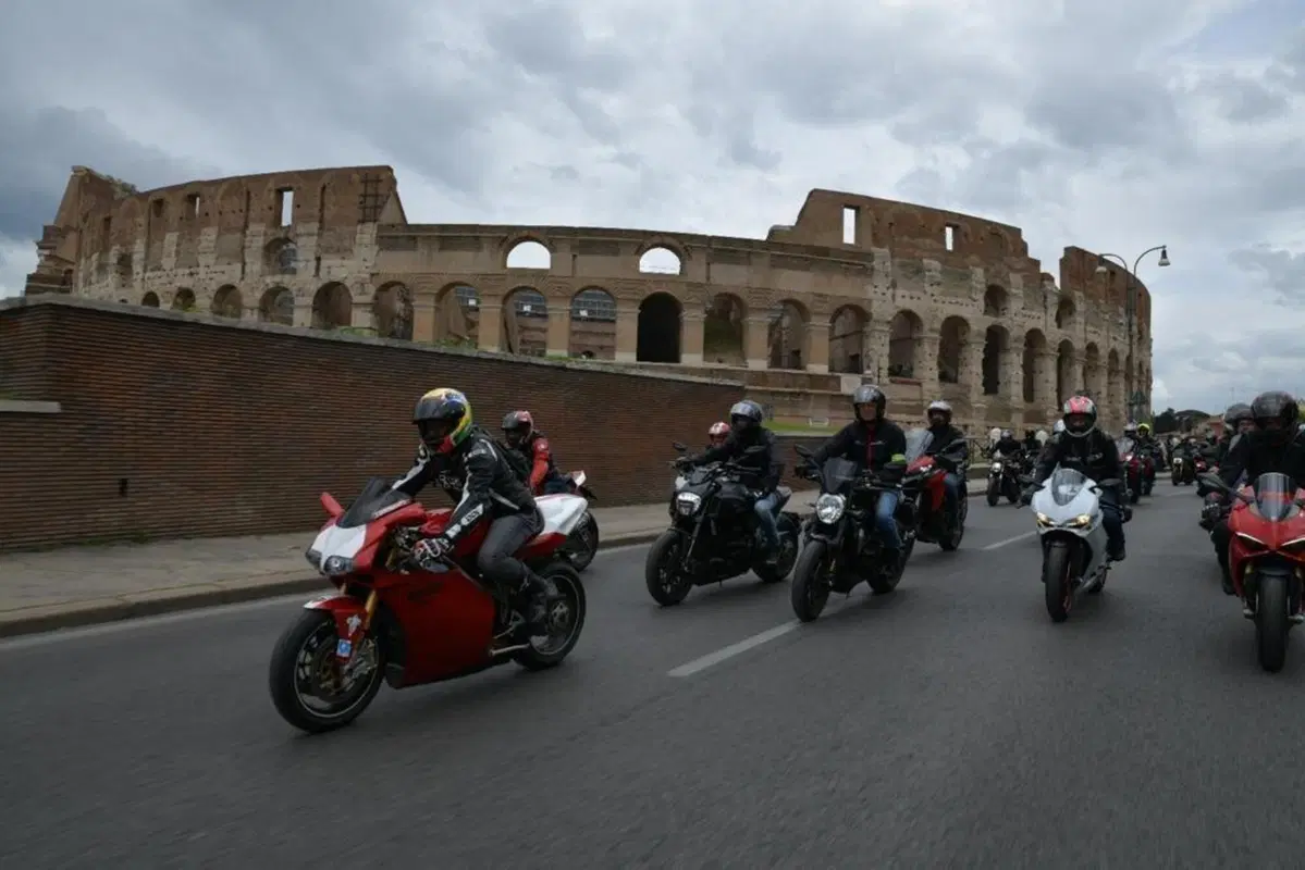 #WeRideAsOne: Ducati invade Roma!  (4)