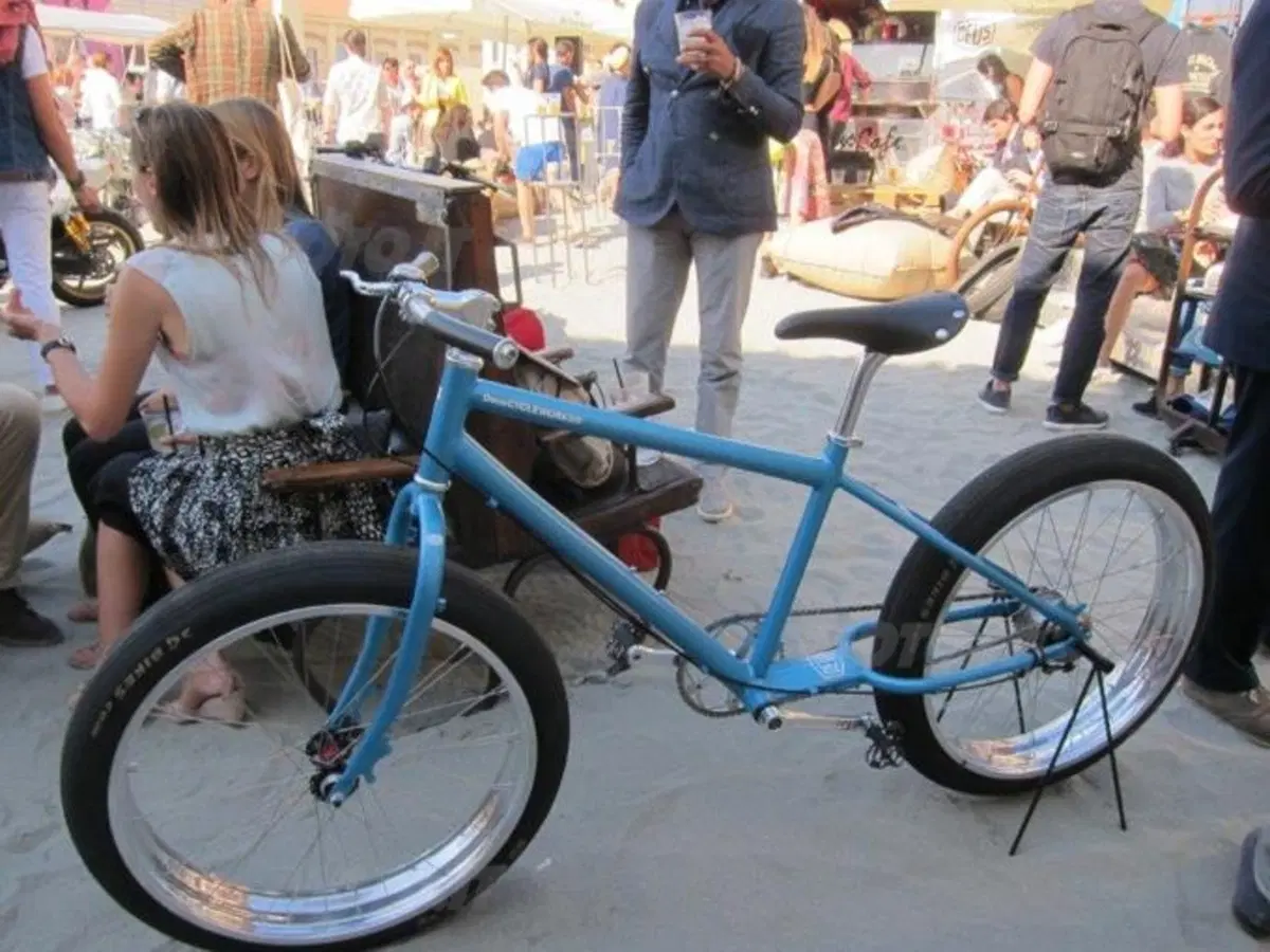 Pitti Uomo Firenze, la moto va di moda (20)