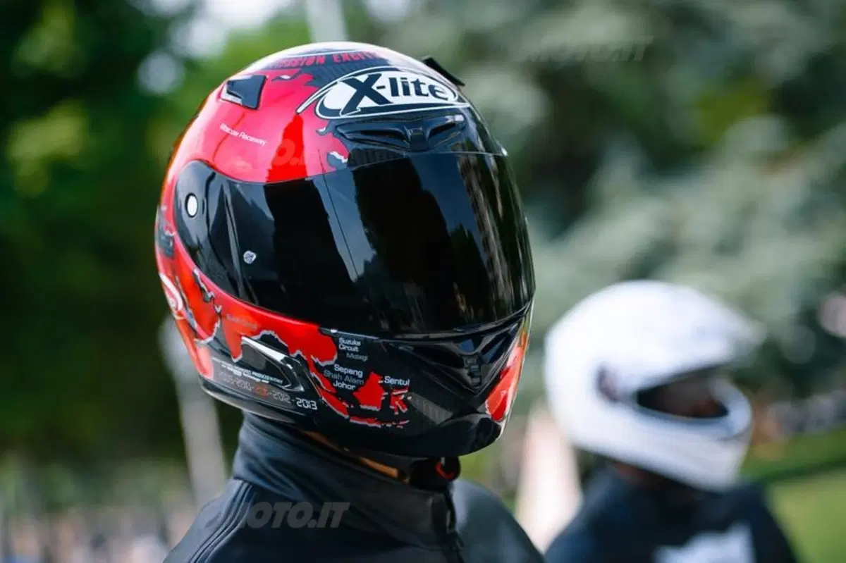 Casco integrale X-Lite X-802R Ultra Carbon (2)