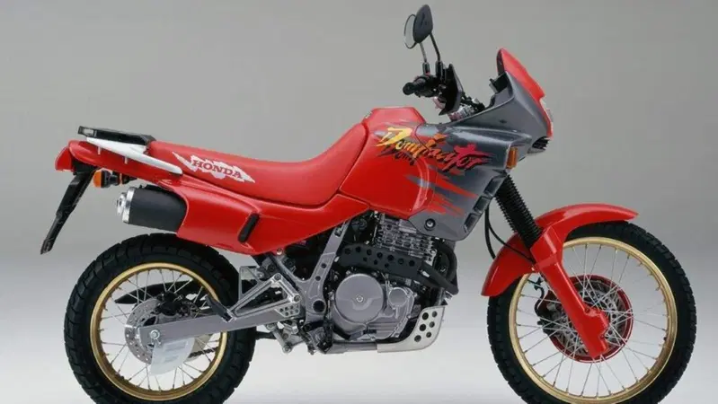 Honda NX e NX 500: nuovi nomi depositati. Ricordate la Dominator?