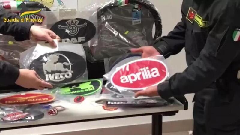 Sequestrati accessori e abbigliamento moto falsi per 870mila euro