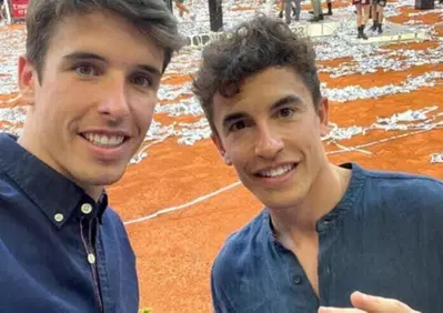 MotoGP 2022. Marc Marquez si dà al... tennis: Che animale Alcaraz!