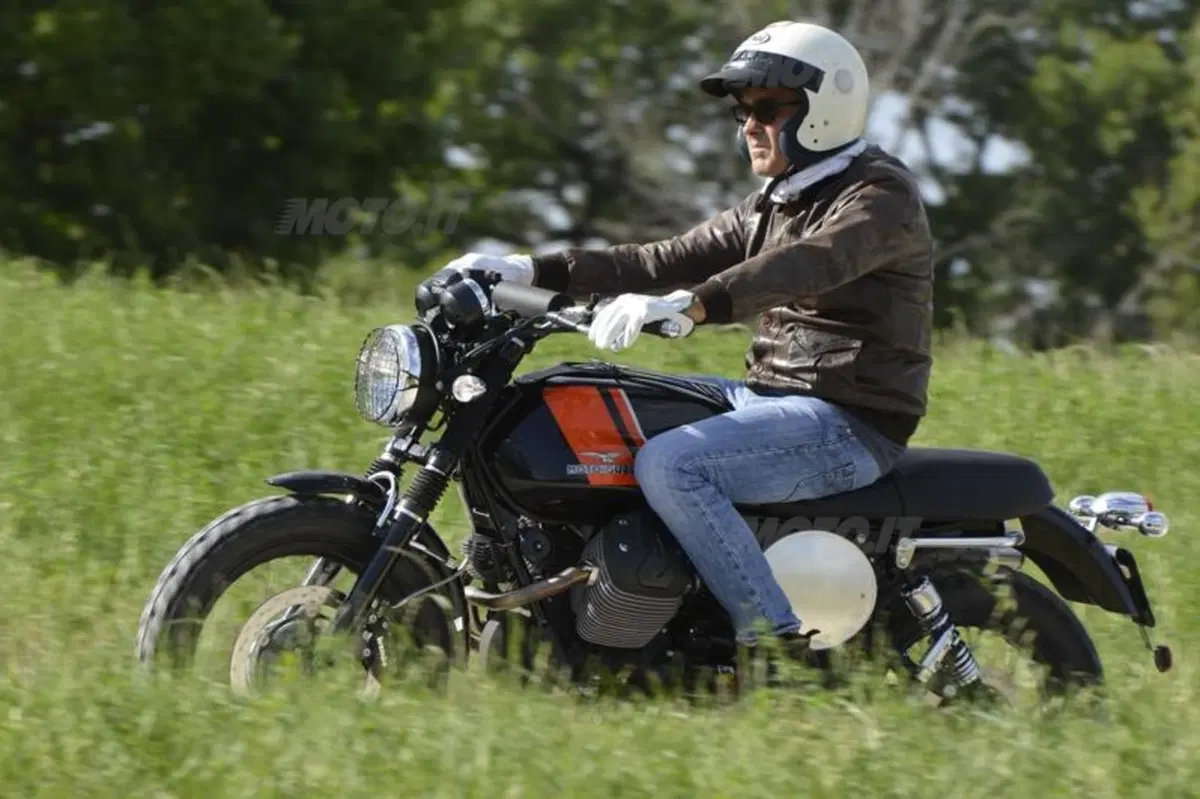 Moto Guzzi Scrambler V70tre (3)