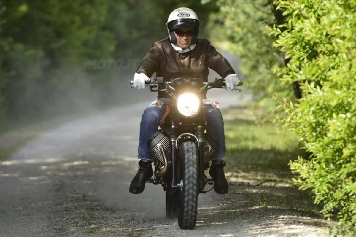 Moto Guzzi Scrambler V70tre (4)
