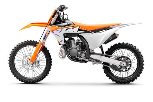 Novità sulle KTM SX Cross 2023 a 2 e a 4 tempi. Foto e prezzi (7)