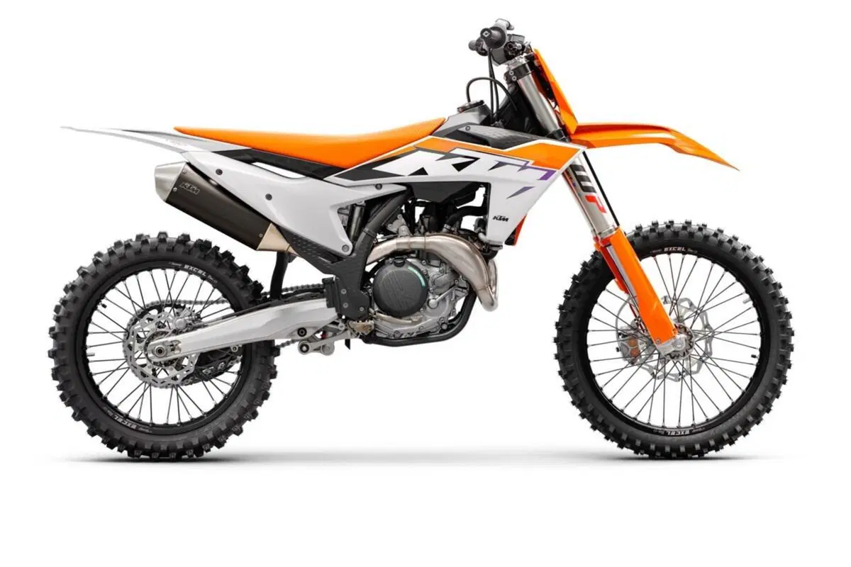 Novità sulle KTM SX Cross 2023 a 2 e a 4 tempi. Foto e prezzi (12)