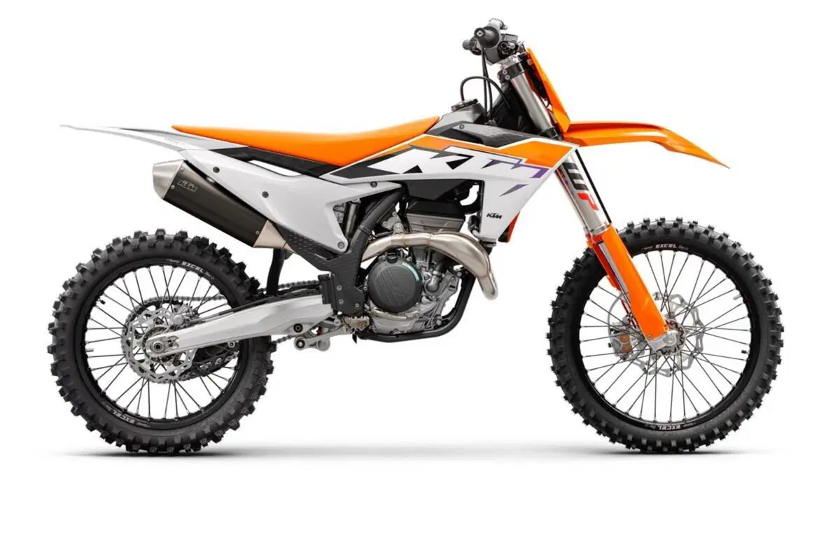 Novità sulle KTM SX Cross 2023 a 2 e a 4 tempi. Foto e prezzi (13)
