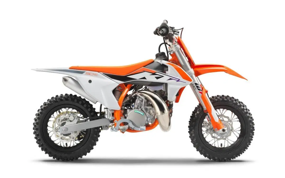 Novità sulle KTM SX Cross 2023 a 2 e a 4 tempi. Foto e prezzi (20)