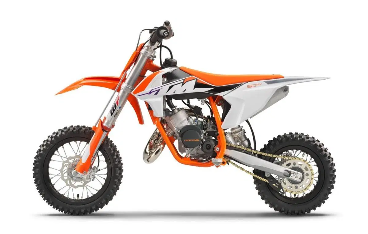 Novità sulle KTM SX Cross 2023 a 2 e a 4 tempi. Foto e prezzi (22)