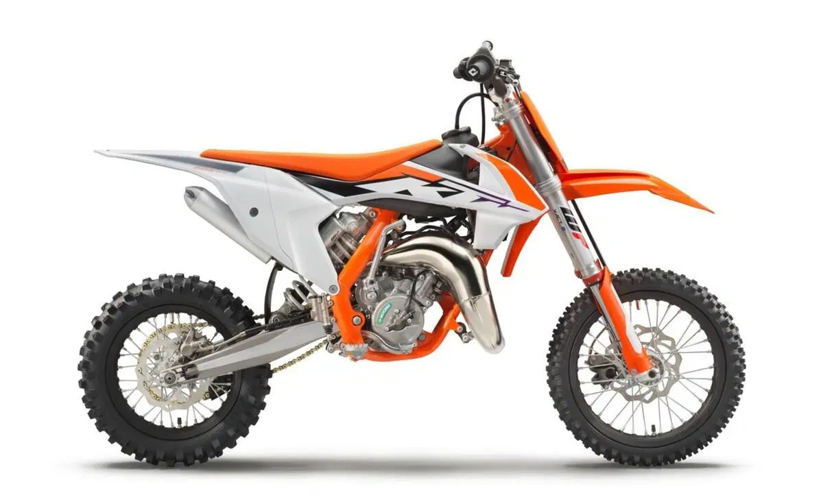 Novità sulle KTM SX Cross 2023 a 2 e a 4 tempi. Foto e prezzi (24)