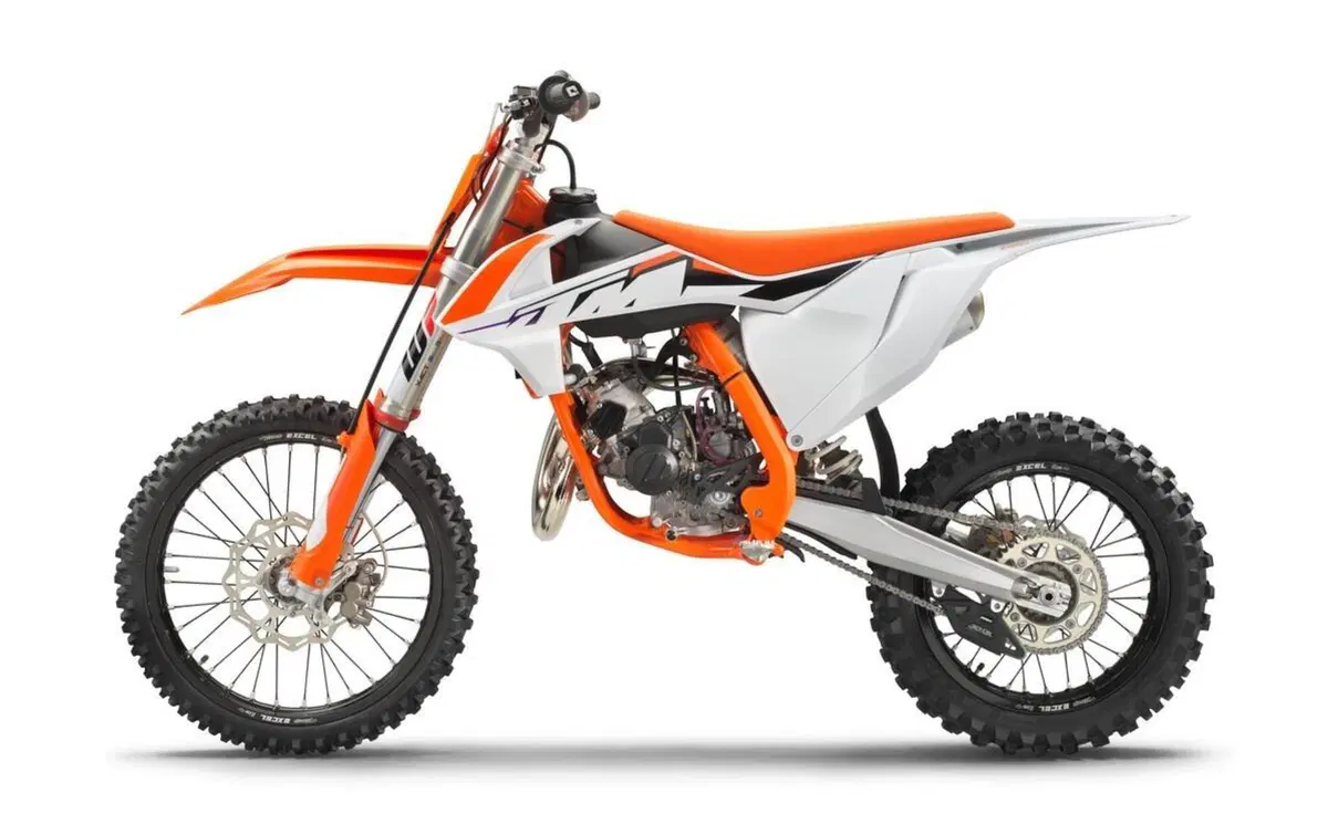Novità sulle KTM SX Cross 2023 a 2 e a 4 tempi. Foto e prezzi (27)
