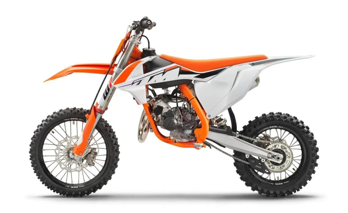 Novità sulle KTM SX Cross 2023 a 2 e a 4 tempi. Foto e prezzi (28)