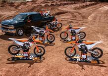 Novità sulle KTM SX Cross 2023 a 2 e a 4 tempi. Foto e prezzi