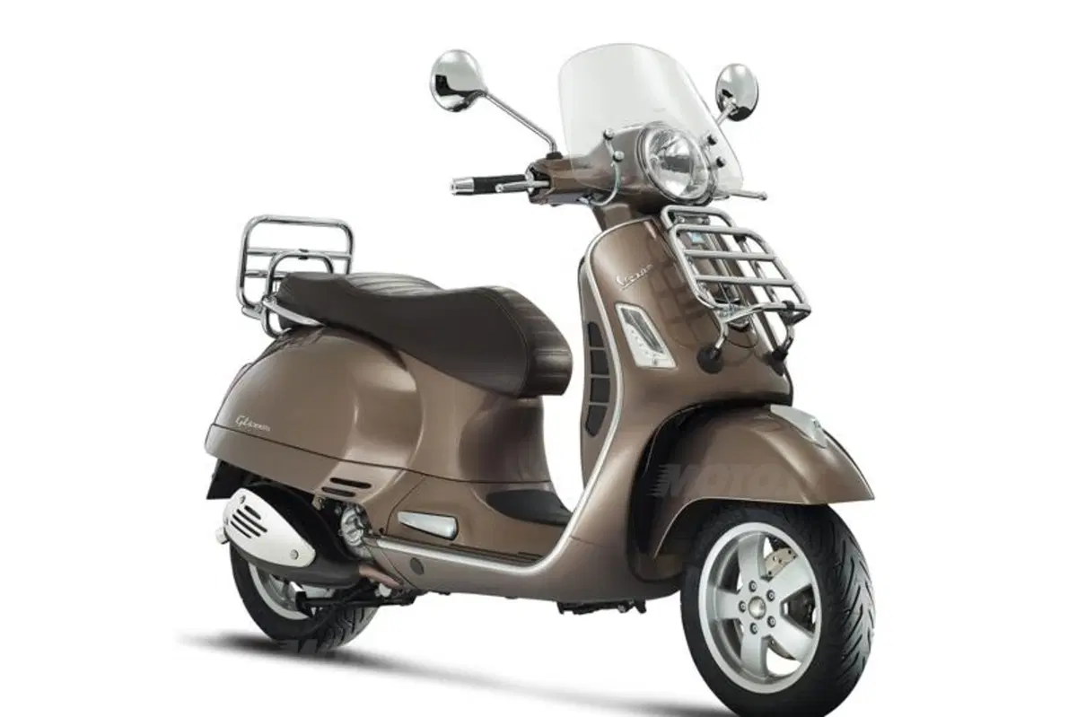 Vespa GTS, in arrivo due versioni speciali: SuperSport e Touring (4)