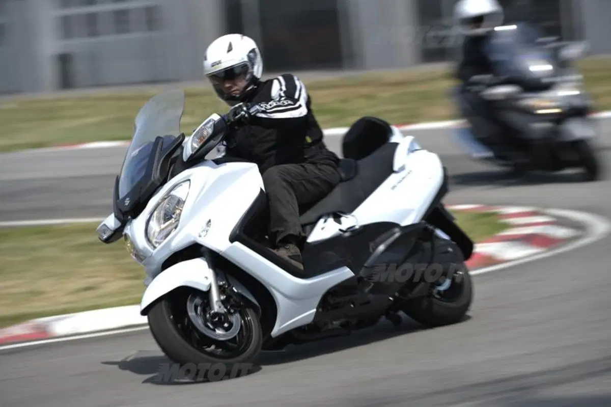 Suzuki Burgman 2014