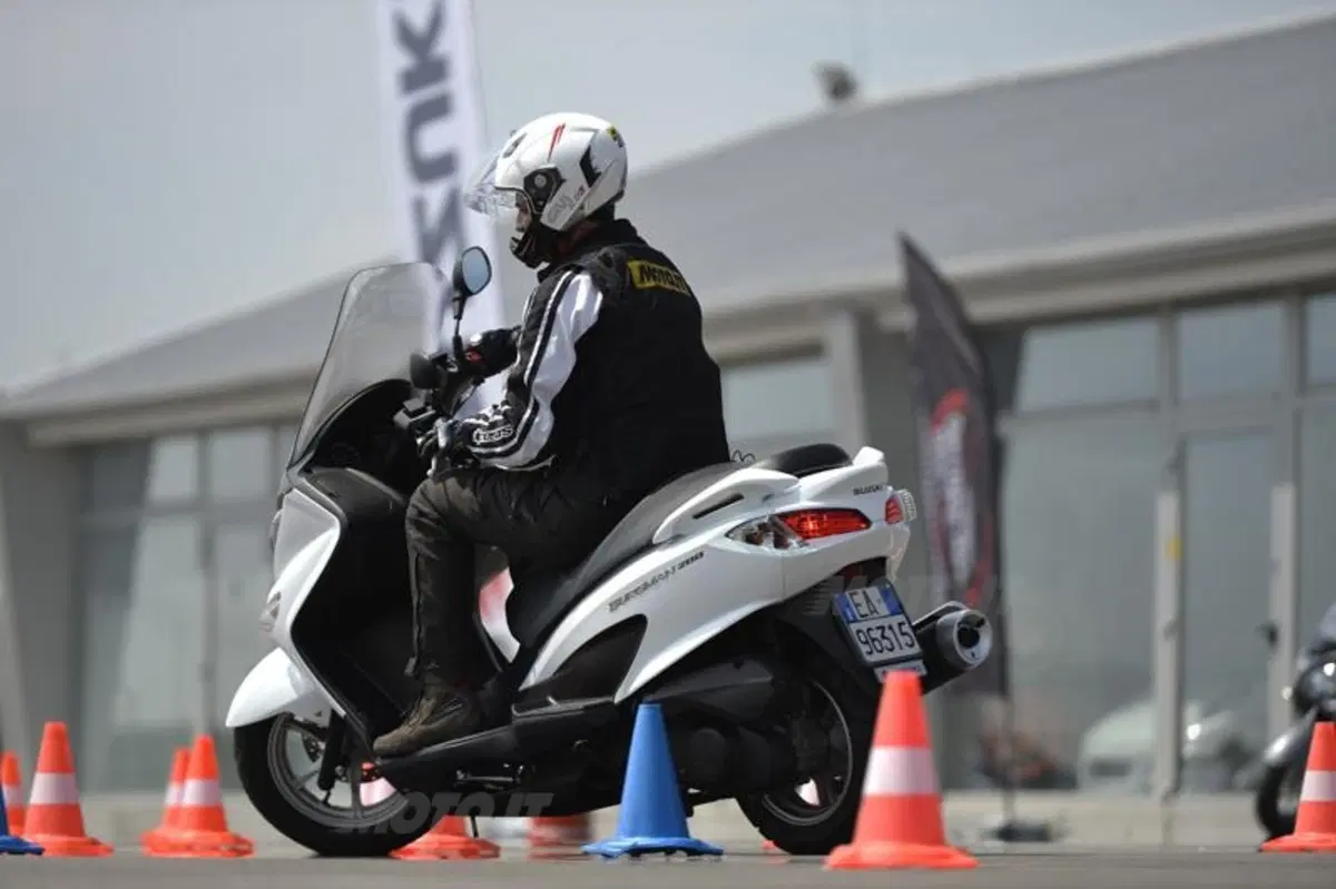 Suzuki Burgman 2014 (3)