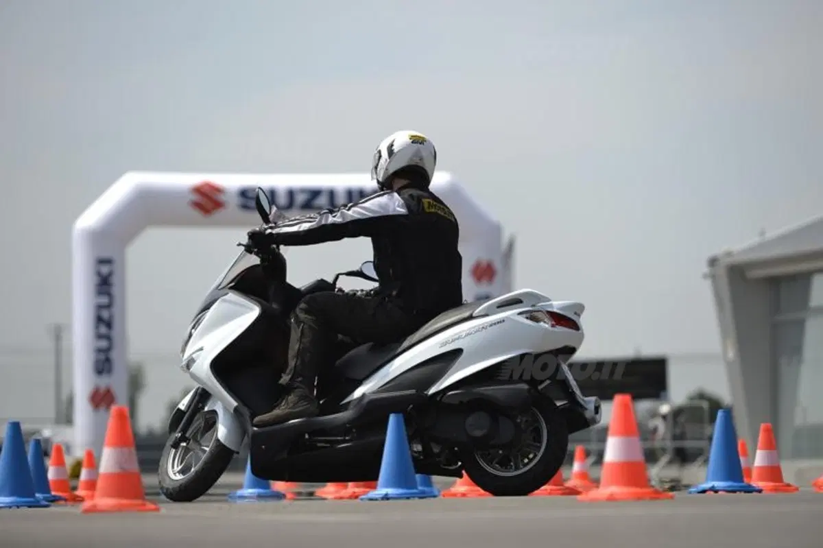 Suzuki Burgman 2014 (4)