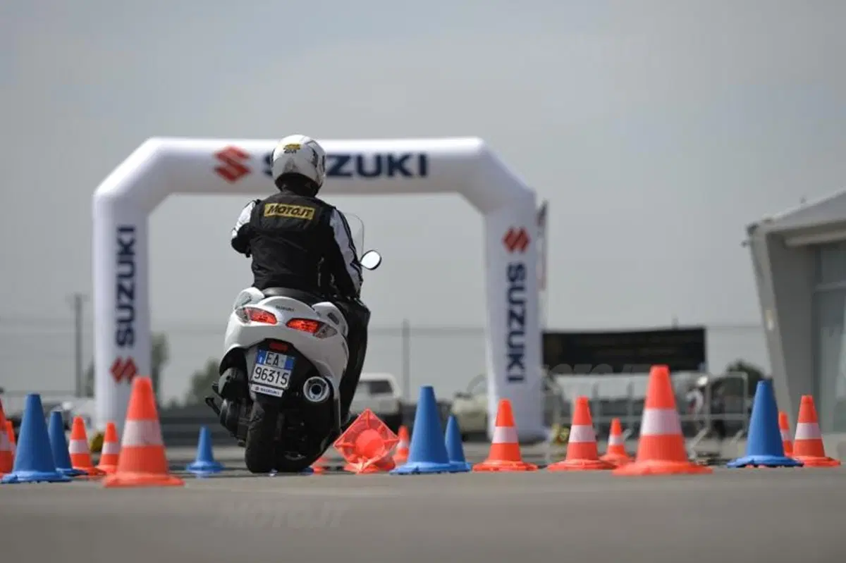 Suzuki Burgman 2014 (5)