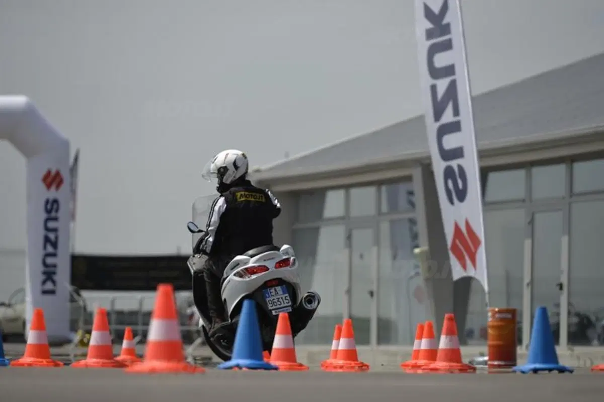 Suzuki Burgman 2014 (7)