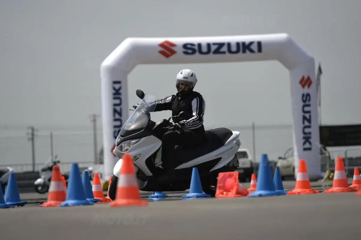 Suzuki Burgman 2014 (8)