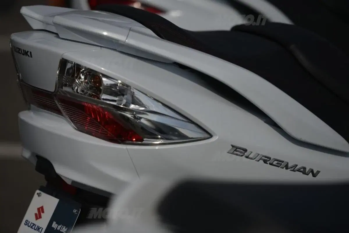 Suzuki Burgman 2014 (17)