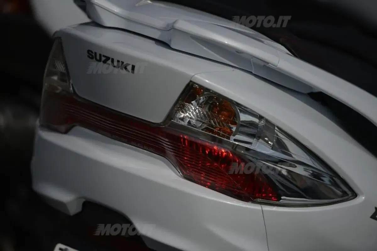 Suzuki Burgman 2014 (20)