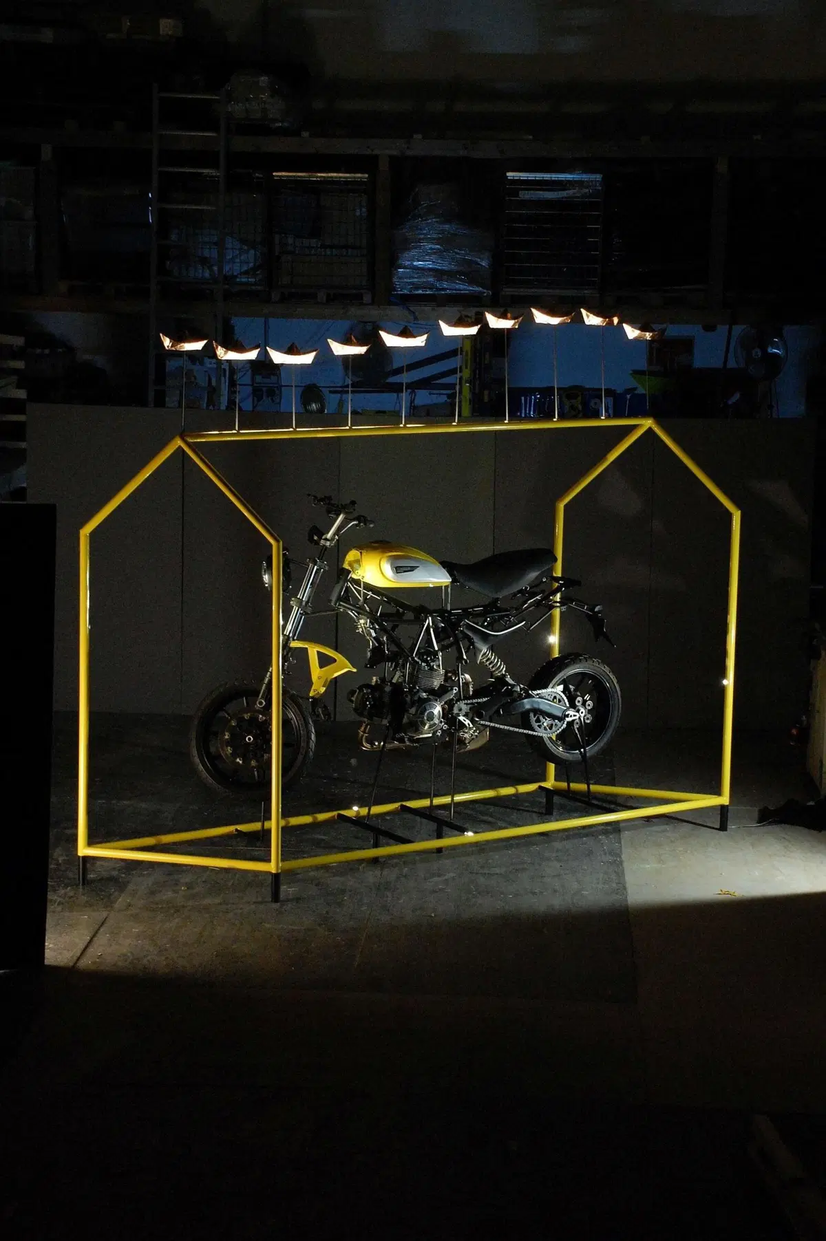 Ducati Scrambler "Città del desiderio", opera di Michelangelo Barbieri (3)