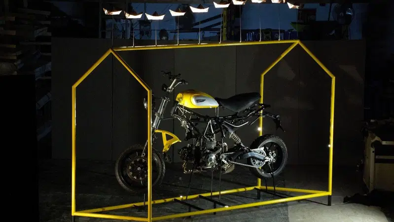 Ducati Scrambler "Citt&agrave; del desiderio", opera di Michelangelo Barbieri