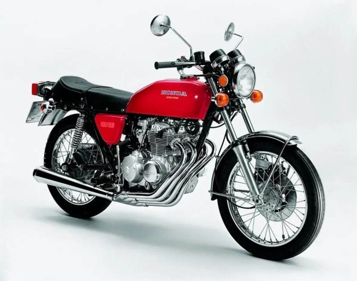 Massimo Clarke: "Storia delle Honda CB 500, 350 e 400 Four" (6)