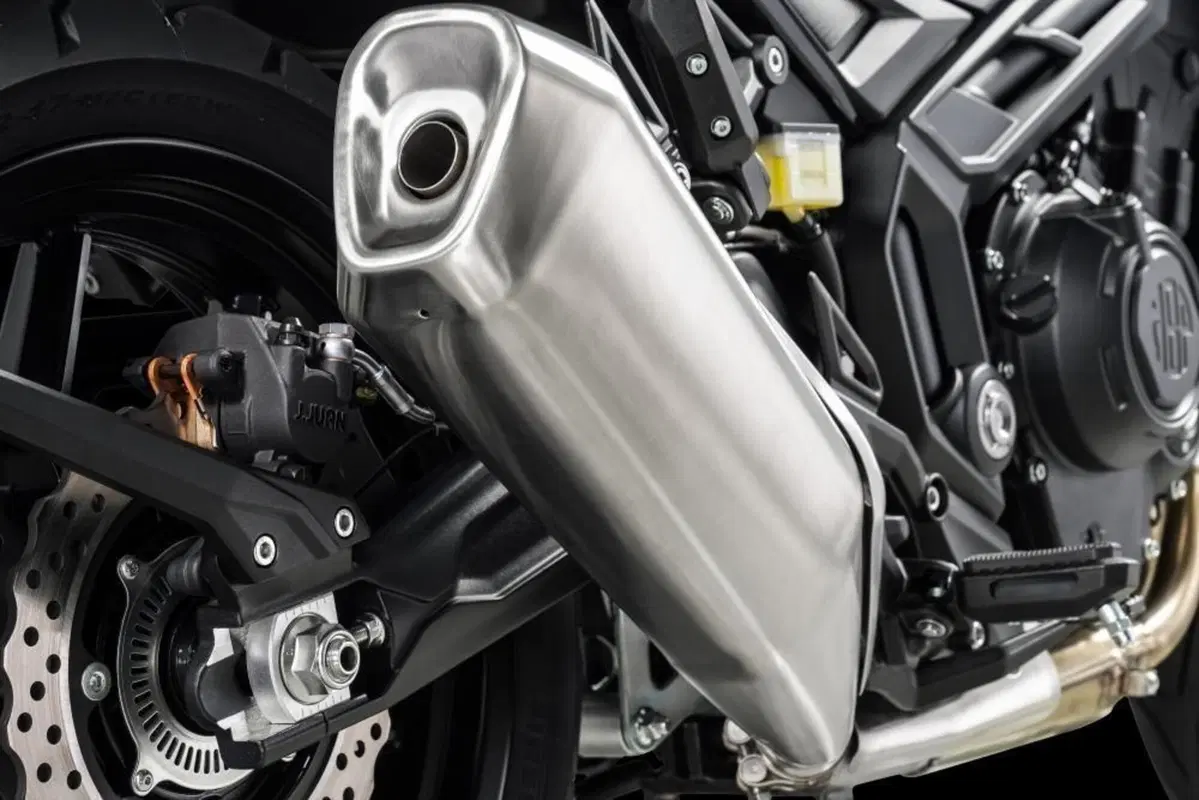 Keeway lancia il marchio MBP e la nuova naked M502 N (14)