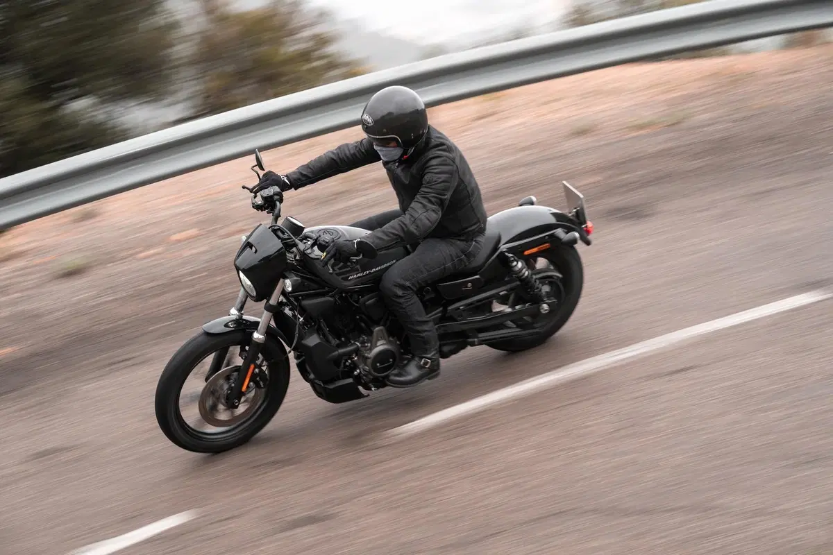 Harley-Davidson Low Ride ST e Nighster, sportività in chiave USA (13)