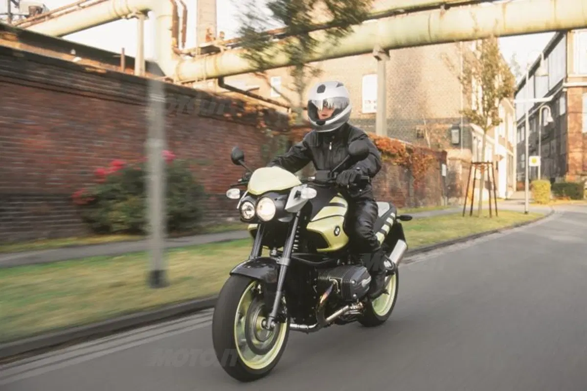 Le Belle e Possibili di Moto.it: BMW R1150R Rockster (13)