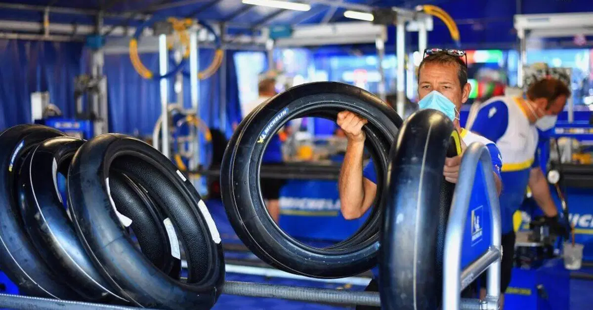 MotoGP, questione pressioni: l'organizzazione precisa