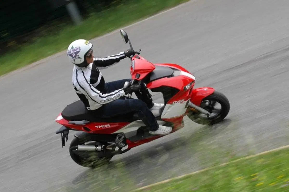 Overbikes Thor 50 e 125 (4)