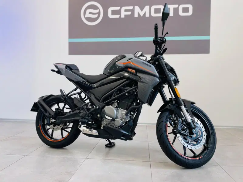 CFMOTO 300NK (2021 - 26) (9)