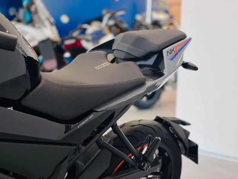 CFMOTO 300NK (2021 - 26) (5)