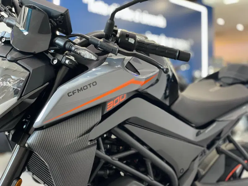 CFMOTO 300NK (2021 - 26) (6)