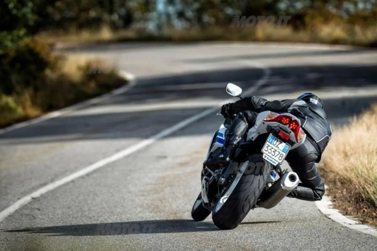 Davide Gerosa, Metzeler: "Sportec M7 RR, pensato per i motociclisti sportivi e sport tourer" (3)