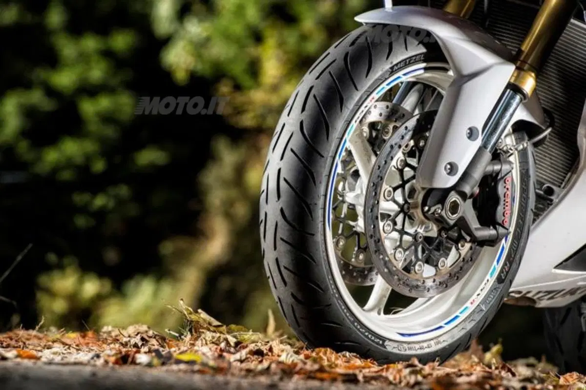 Davide Gerosa, Metzeler: "Sportec M7 RR, pensato per i motociclisti sportivi e sport tourer" (7)