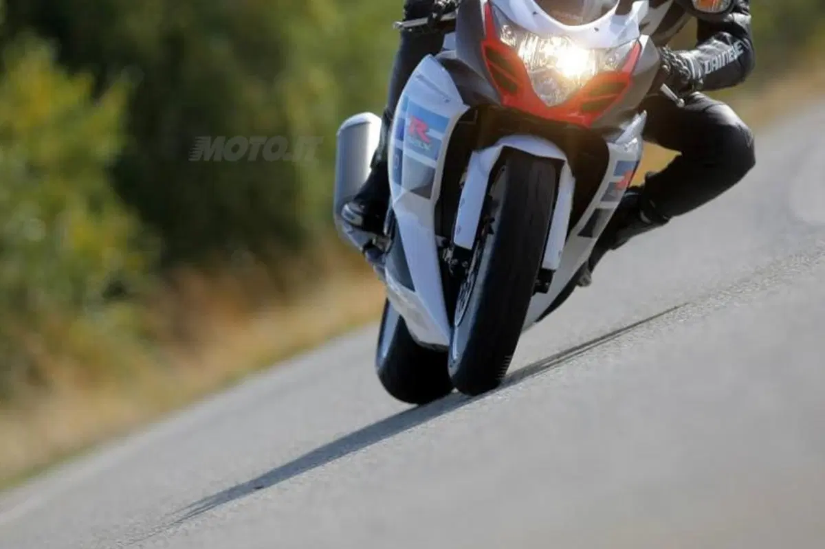 Davide Gerosa, Metzeler: "Sportec M7 RR, pensato per i motociclisti sportivi e sport tourer" (8)