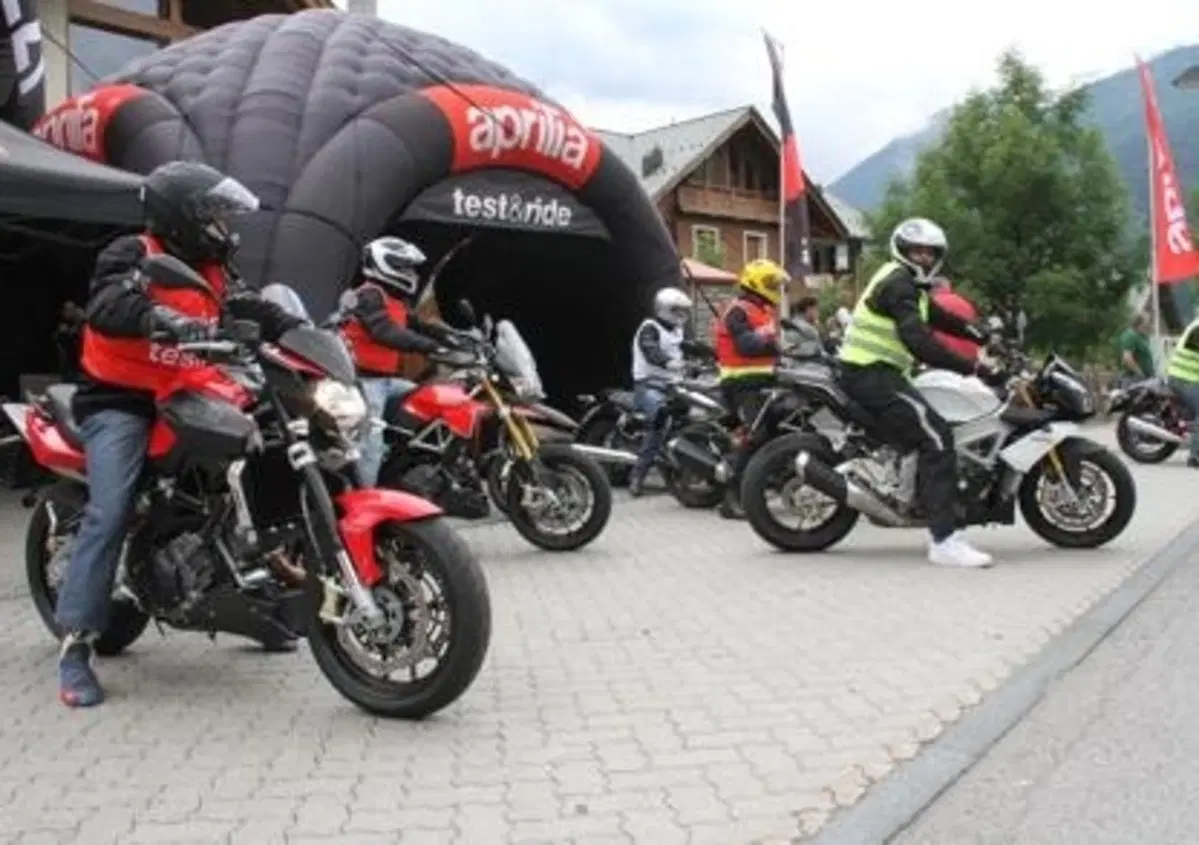 Marco D&rsquo;Acunzo (Aprilia, Moto Guzzi): "Tuono e Caponord, due moto da provare!"