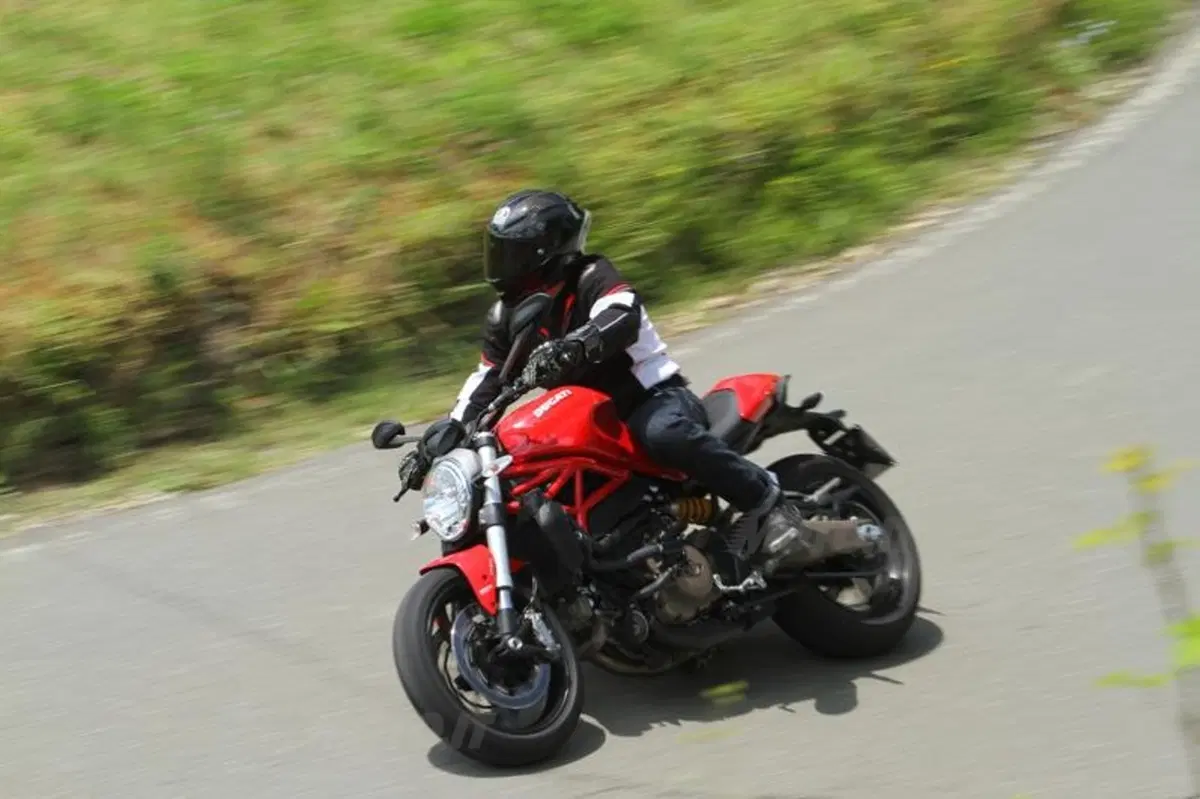 Ducati Monster 821 (3)