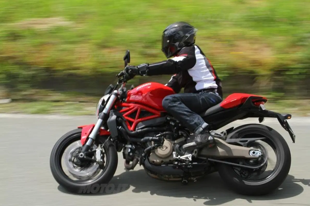 Ducati Monster 821 (4)