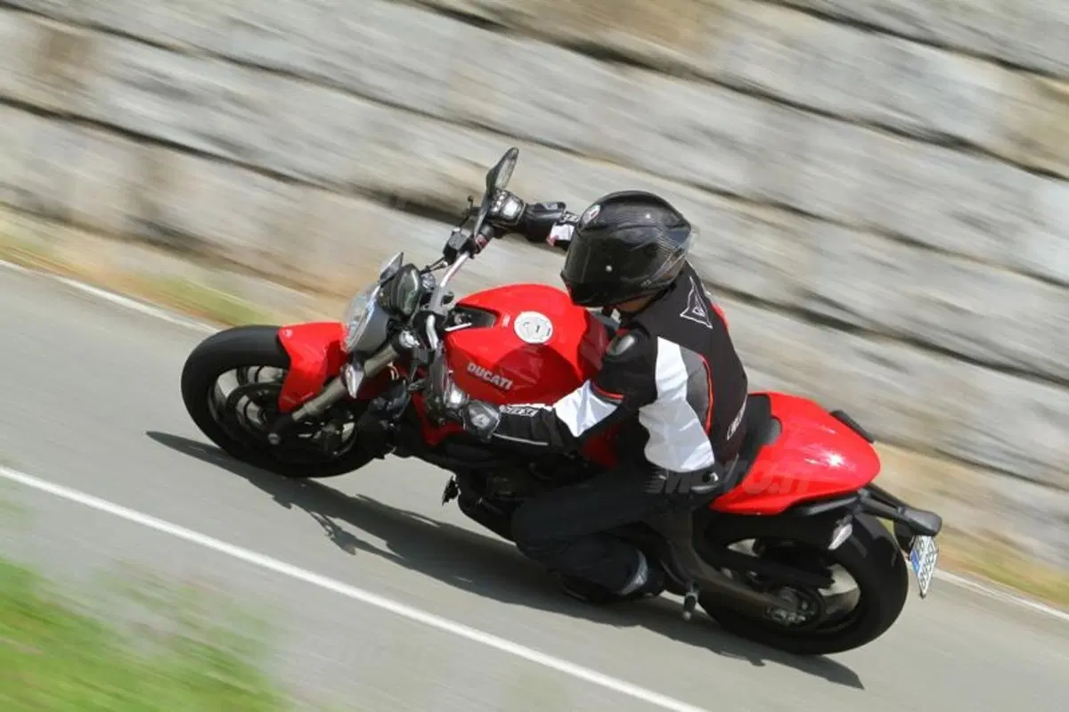 Ducati Monster 821 (5)