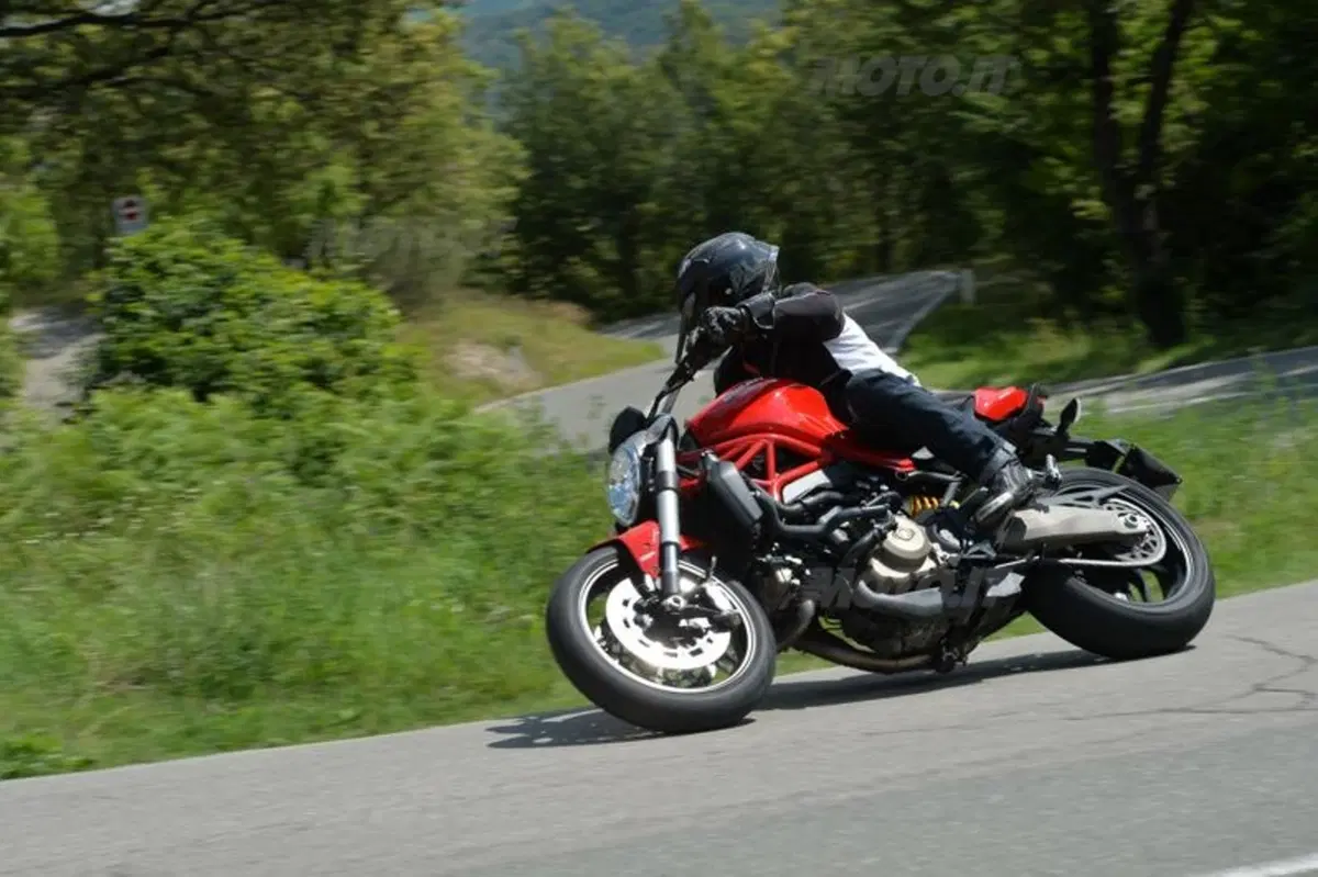 Ducati Monster 821 (9)
