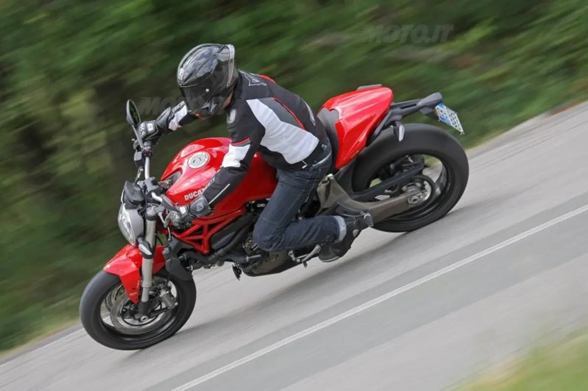 Ducati Monster 821 (10)