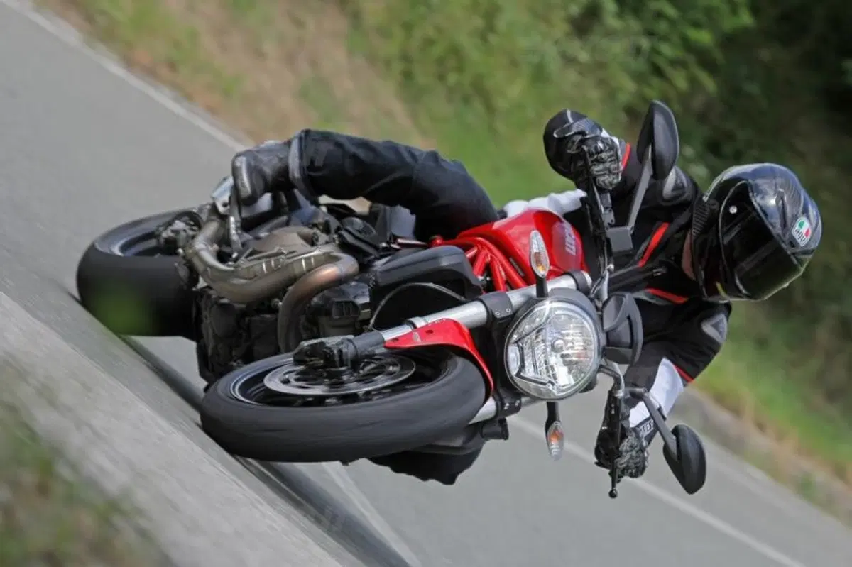 Ducati Monster 821 (11)