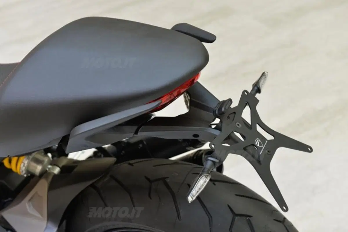 Ducati Monster 821 (28)